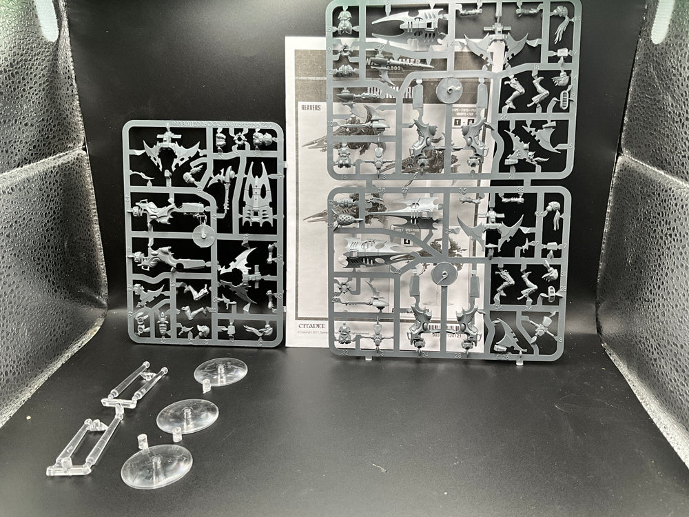 UM 2869 Drukhari Reavers