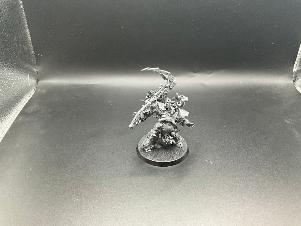 UM 2282 Death Guard Typhus Herald Of The Plague God