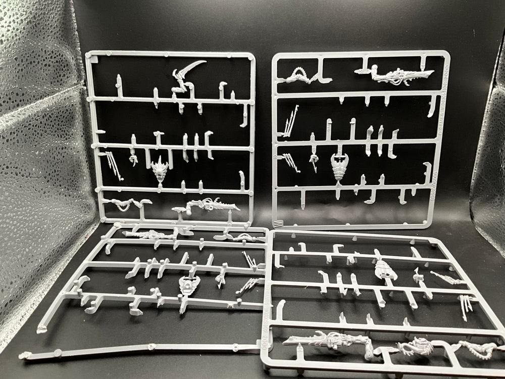 UM 2440 Tyranids Tyranid warrior  bits lot