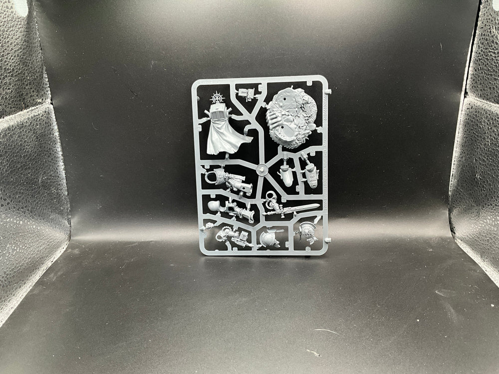 UM 2339 Space Marines Captain In Terminator Armour