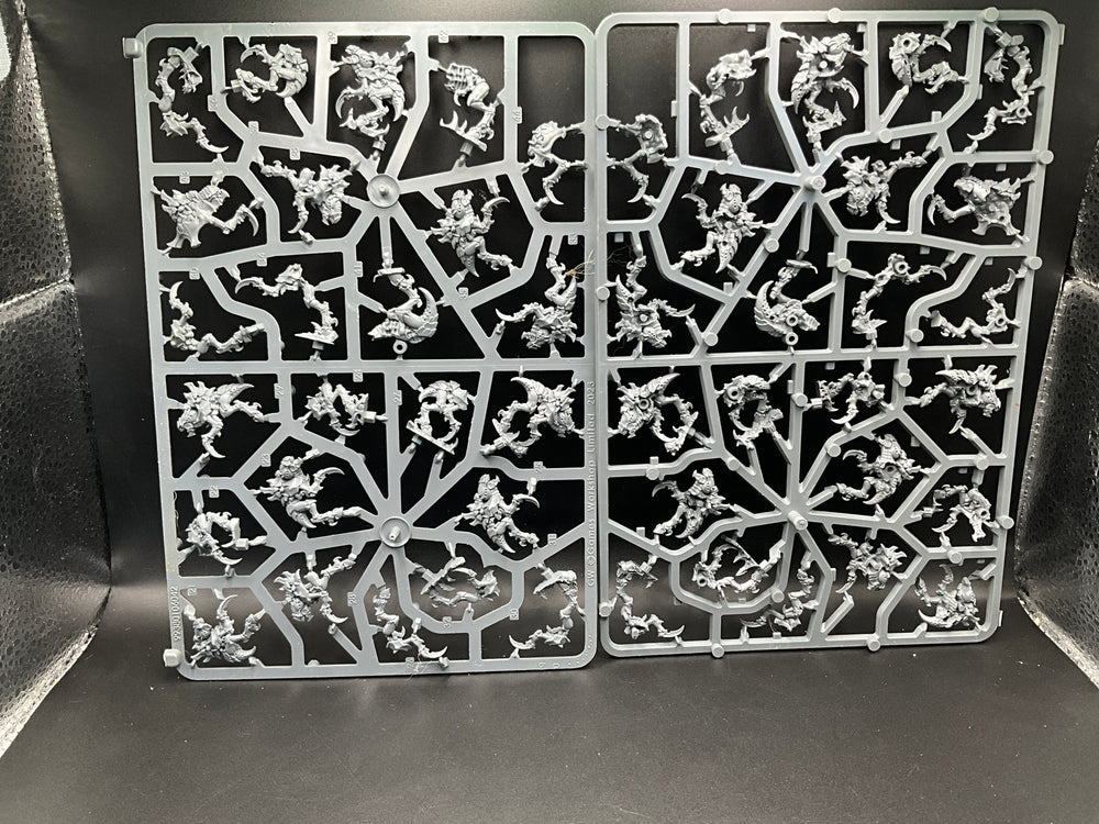 UM 2627 Tyranids Neurogaunts