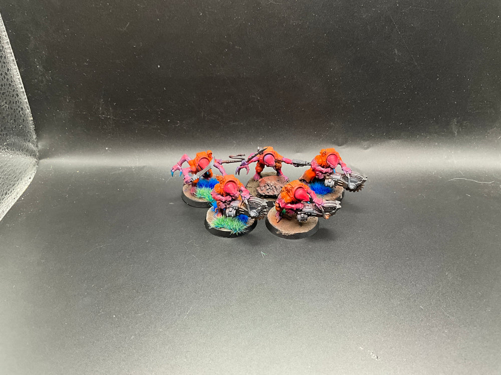 UM 2932 Genestealer Cults Acolyte Hybrids