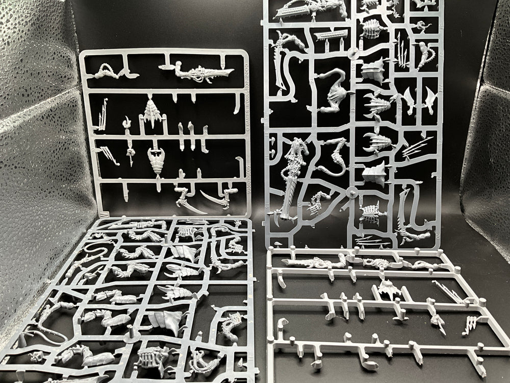 UM 2440 Tyranids Tyranid warrior  bits lot