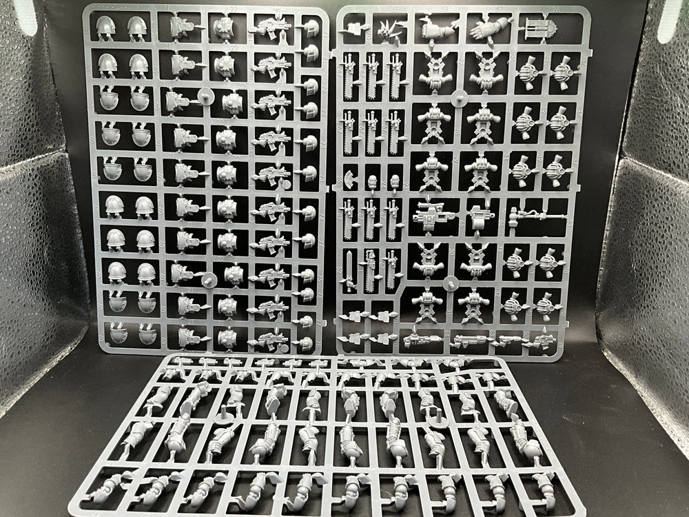 UM 2828 Adeptus Astartes Mkvi Tactical Squad