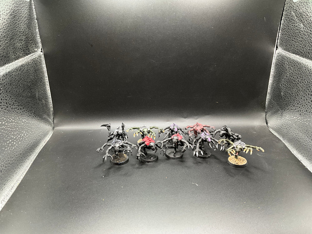 UM 2464 Tyranids Genestealers