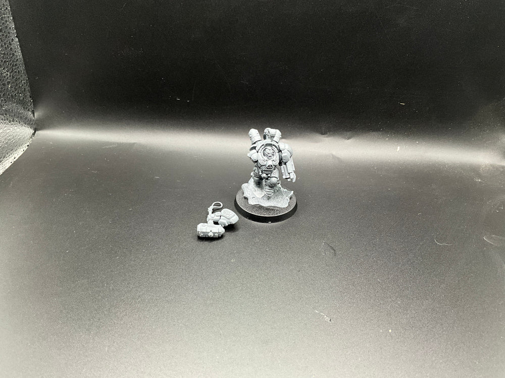 UM 2391 Leagues Of Votann Einhyr Champion