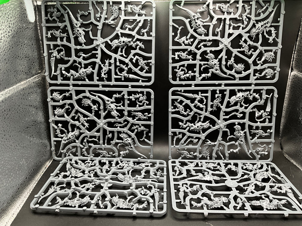 UM 2432 Tyranids Termagants