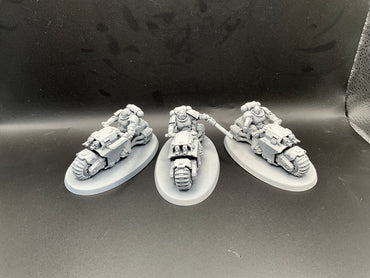 UM 2833 Space Marines Outriders