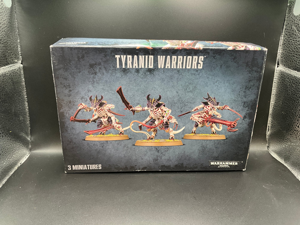 UM 2482 Tyranids Warriors