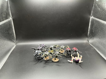 UM 2456 Tyranids Genestealers