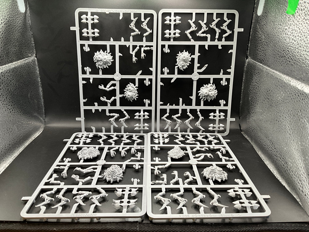 UM 2844 Tyranids Genestealers