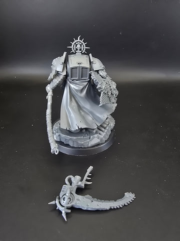 UM 1033 Space Marines Captain In Terminator Armour