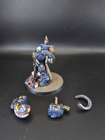 UM 1009 Space Marines Marneus Calgar With Victrix Honour Guard