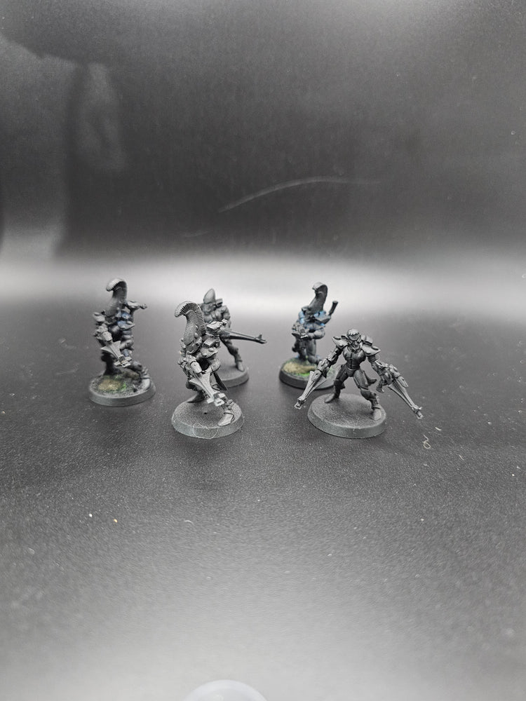 UM 121 Aeldari Dire Avengers