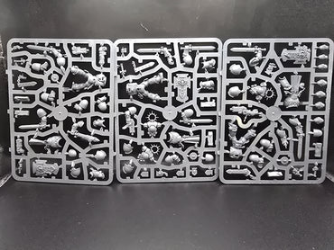 UM 1636 Space Marines Bladeguard Veterans