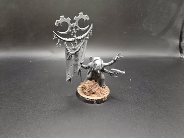 UM 1274 Genestealer Cults Acolyte iconward
