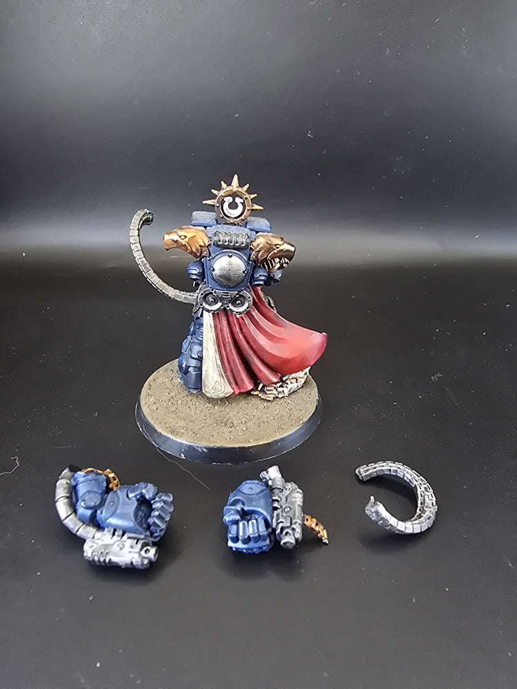 UM 1009 Space Marines Marneus Calgar With Victrix Honour Guard