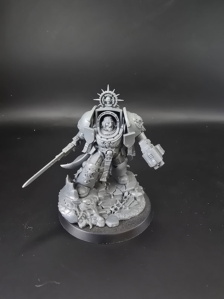 UM 722 Space Marines Captain In Terminator Armour