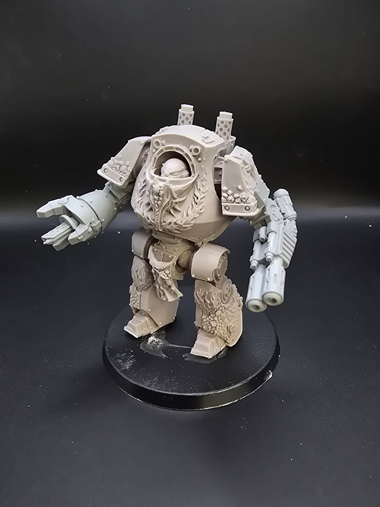 UM 671 Adeptus Astartes Contemptor Dreadnought