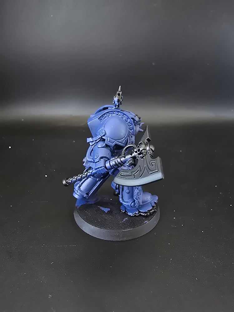 UM 1032 Space Marines Librarian In Terminator Armour