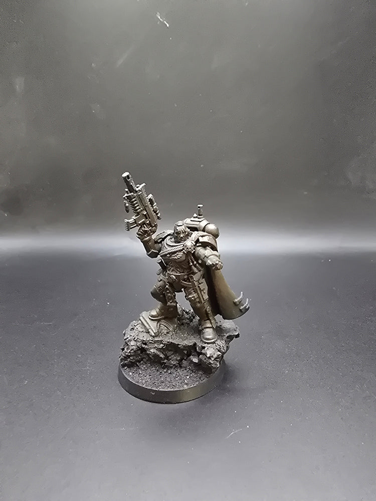 UM 776 Space Marines Captain In Phobos Armour