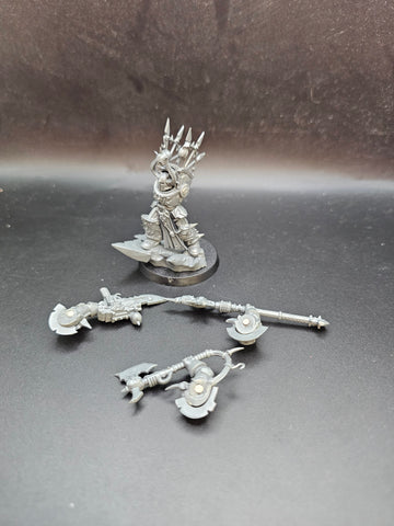 UM 1566 Chaos Space Marines Chaos Lord In Terminator Armour