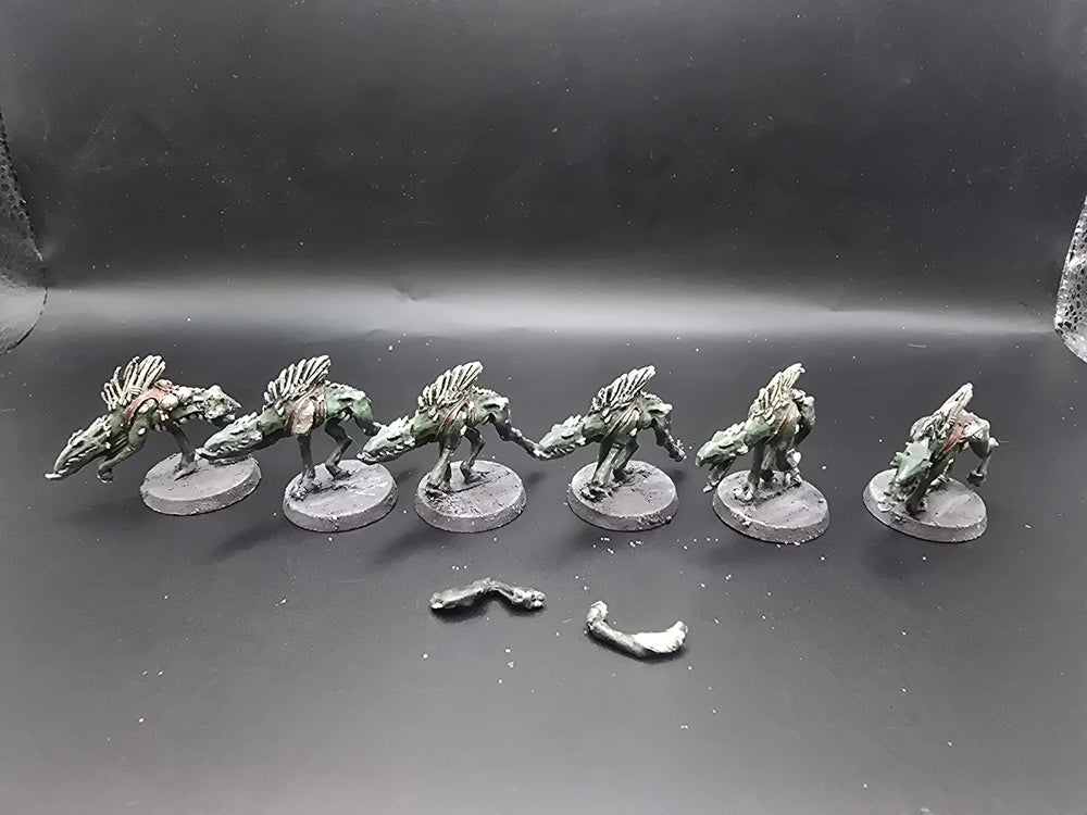 UM 1303 T'au Empire Kroot Hounds