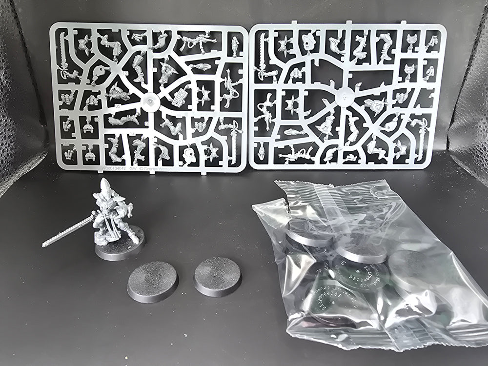 UM 1654 Aeldari Blades Of Khaine