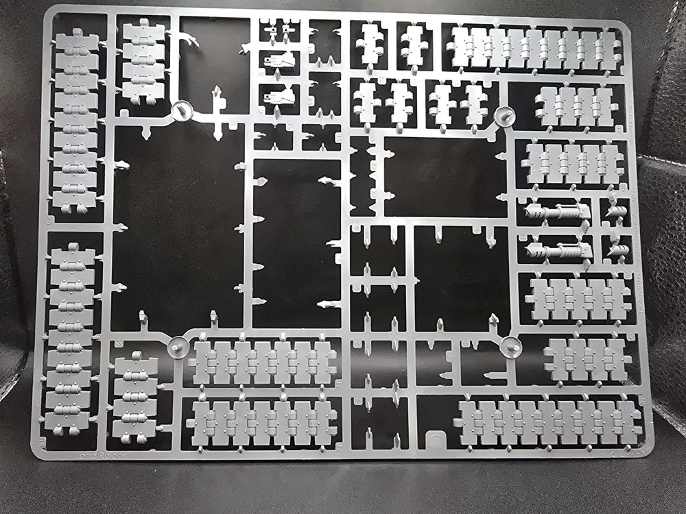 UM 1639 Space Marines Land Raider Crusader/Redeemer