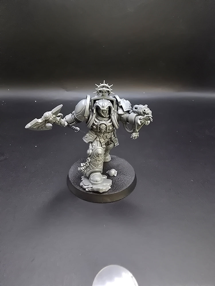 UM 717 Space Marines Librarian In Terminator Armour
