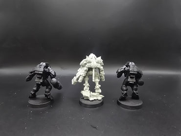 UM 1288 T'au Empire Stealth Battlesuits